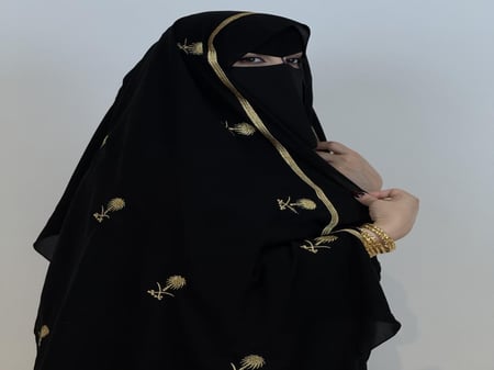 طرحة سيفين ونخله ذهبي