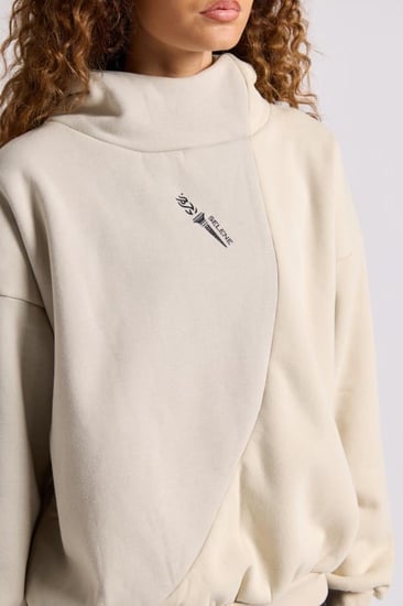 هودي بقصة واسعة ورقبة عالية بشعار سيلين للجنسين رمادي فاتح + أبيض