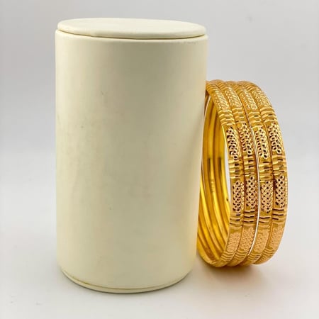 بناجر للكبار دقة الفيصل باللمعة الكامله وخطوط العرض الخلابة ذهب صافي عيار 21