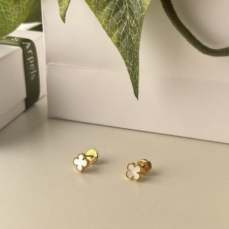 حلق فان كليف ابيض مني