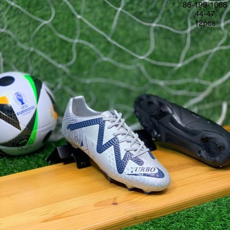 أحذية تربو  كرة قدم