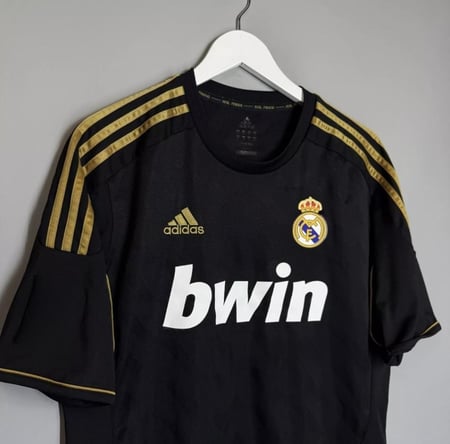 تيشيرت ريال مدريد (2011-2012 كلاسيكي