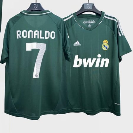 تيشرت ريال مدريد الكلاسيكي الثالث لموسم 2012 بشعارات الابطال