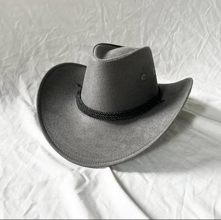 قبعة كاوبوي بحواف واسعة