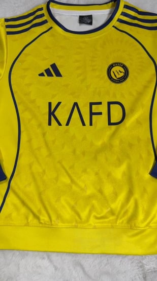 بلوفر النصر