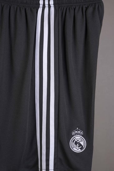 طقم ريال مدريد كلاسيكي