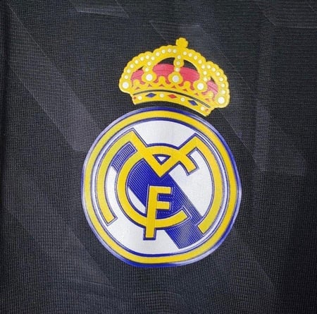 طقم كلاسيكي ريال مدريد  2011/2012