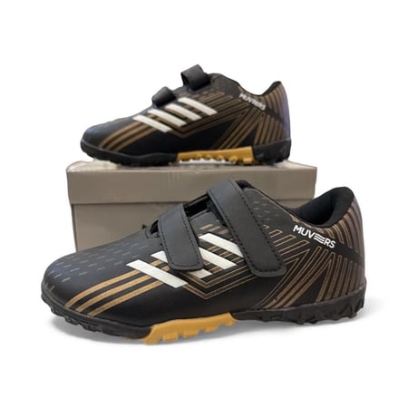 جزم كرة قدم مقاس 35