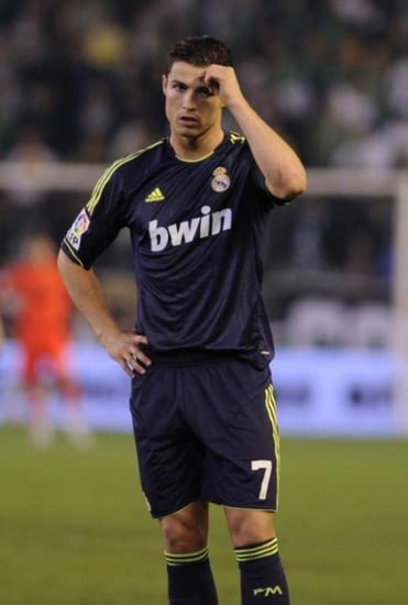 طقم كلاسيكي مانشستر يونايتد كلاسيك 2008 ب اسم ورقم رونالدو