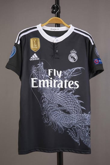 طقم ريال مدريد كلاسيكي
