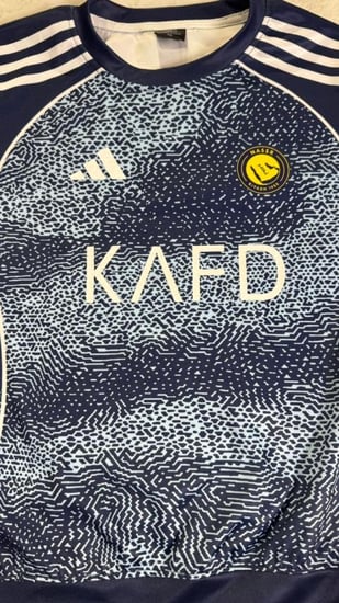 بلوفر النصر