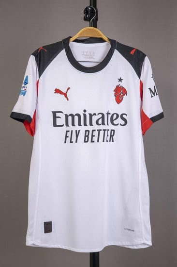 طقم ميلان الاحتياطي 2025/2026 نسخة الجمهور