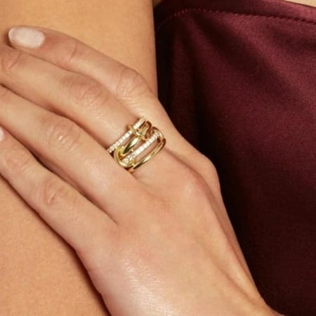 خاتم Infinite ذهبي