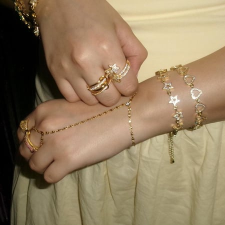 خاتم واسورة متصلة ذهبي سادة | Glint hand chain
