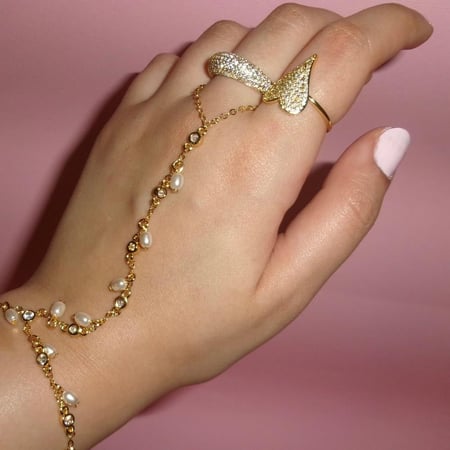 خاتم واسورة متصلة ذهبي لولو | Glint hand chain