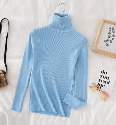 سترة بياقة مدورة ناعمة – أساسية لفصل الخريف والشتاء 2025 | أناقة دافئة بلمسة كشمير