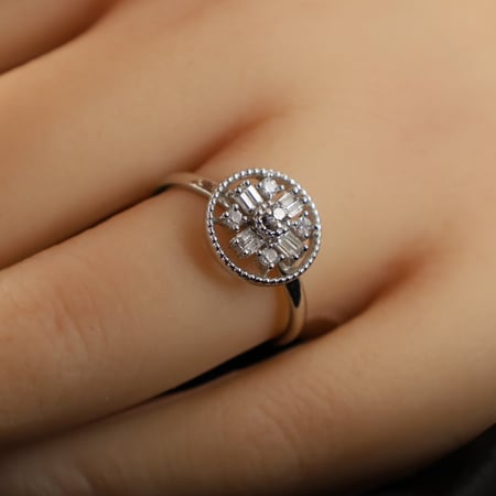 خاتم أبيض تطبيق الماس مقاس 14.5