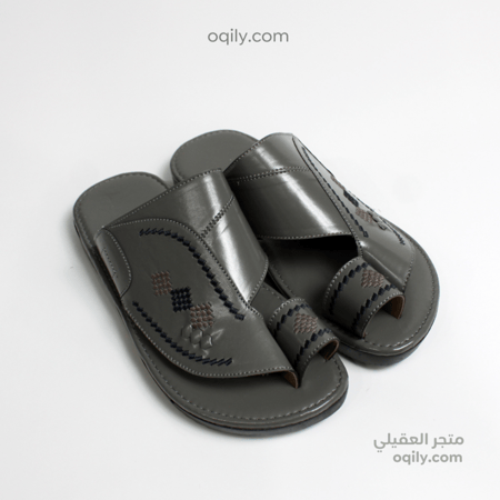 حذاء شرقي شبابي