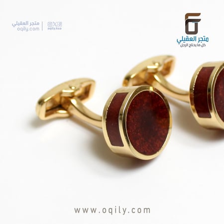 كبكات رجالية ذهبية مع مركز أحمر