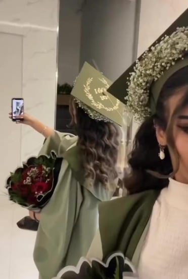 عبايات تخرج زيتي