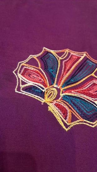 جلابية مطرزه