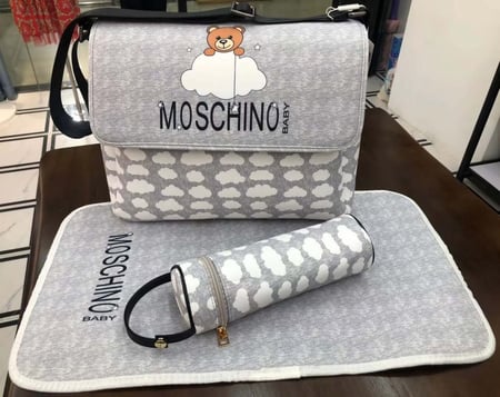 شنط موسكينو ثلاث الوان