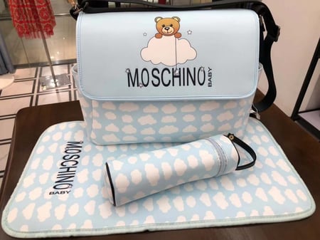 شنط موسكينو ثلاث الوان