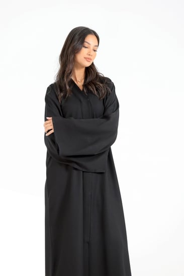 عباية سادة ياقة قماش بدون اسم المميز -عباية فقط