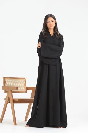 عباية سادة ياقة قماش بدون اسم المميز -عباية فقط