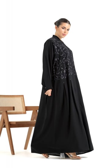 عباية تطريز بتصميم عصري