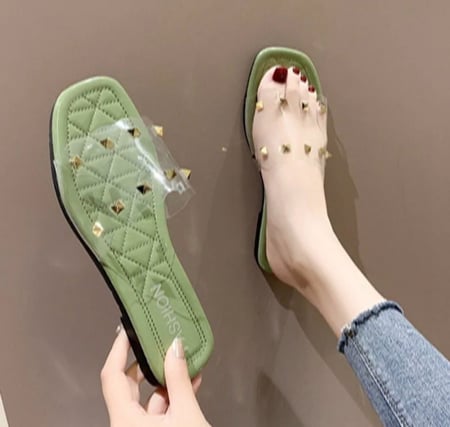 شبشب نسائي بفتحه من الامام