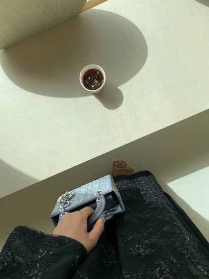 عباية بكلفة سوداء “ نقشة الكلفة السودا تتغير حسب المتوفر "