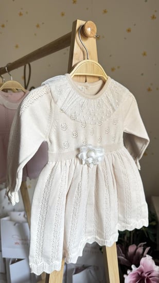 فستان مواليد قطن 100% بني فاتح  + قبوع شعر