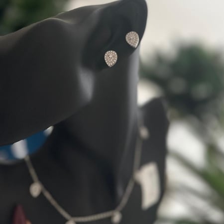 طقم حلق وشوكر فضة 925 ( مع كيس وعلبة الموضح بالصورة)