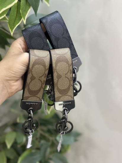 ميدالية من Coach