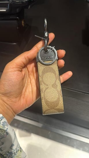 ميدالية من Coach