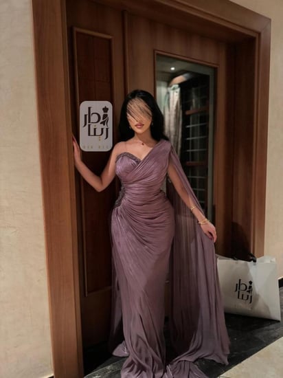 فستان سهرة كرنكل مطرز موف بقصة ناعمة – صورة أمامية