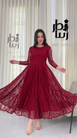 فستان احمر جميل