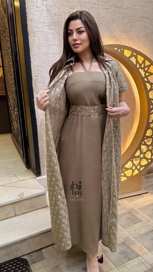 جلابية قطعتين نص كم شك لول زيتي طويلة من دار رينا