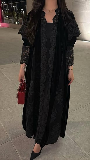 عباية مخمل كوري + دانتيل-متجر رغد