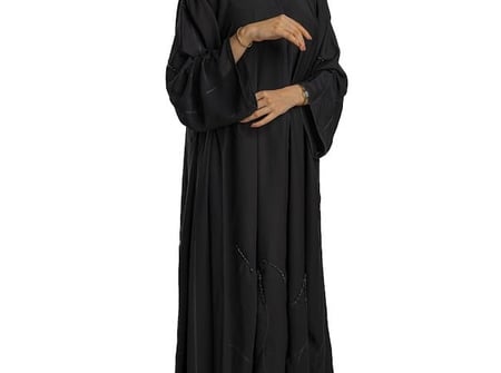 عباية سوداء مطرزة
