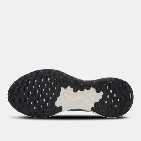 حذاء نايك ريفولوشن 7