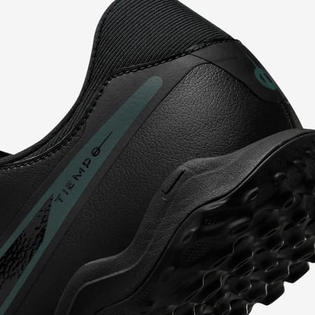 حذاء نايك تيمبو ليجند 10 أكاديمي تي أف