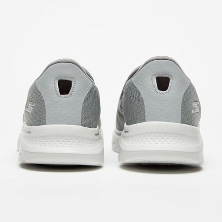 حذاء سكيتشرز جو ووك 7