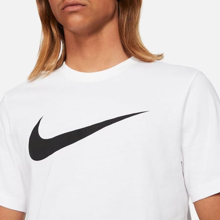 تيشيرت رياضي نايك