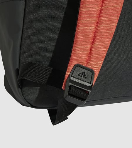 شنطة ظهر أديداس كلاسيكية