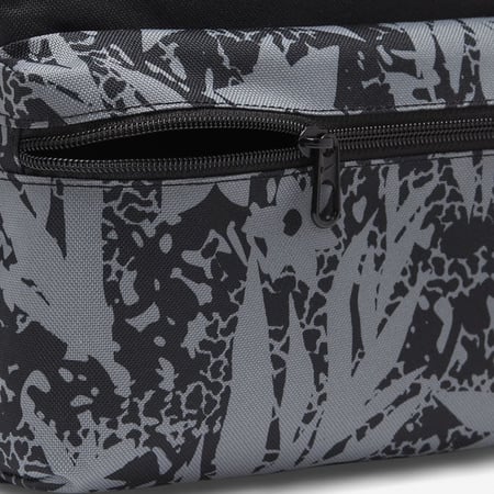 شنطة ظهر نايك برازيليا صغيرة