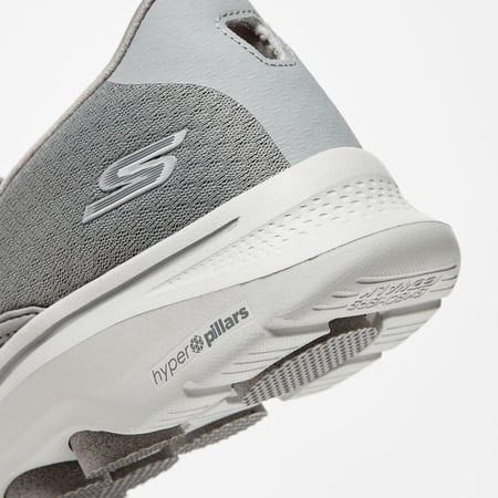 حذاء سكيتشرز جو ووك 7