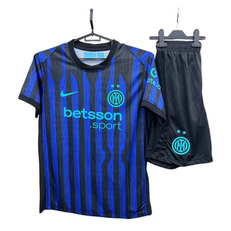 طقم نادي ريال انتر ميلان مع الشورت