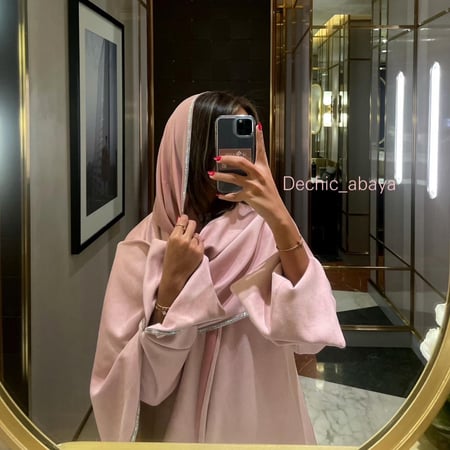 عباية وردية شامواه